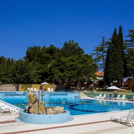 Belvedere فندق إيزولا