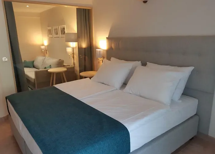 Cliff Belvedere Hotel 3*